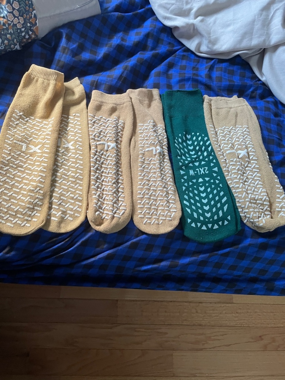 4 pairs of Non-Slip Socks